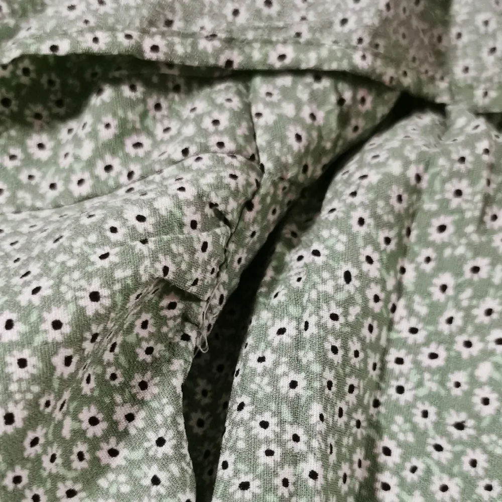 H&M Green Ruched Blouse - Picture 5 of 8